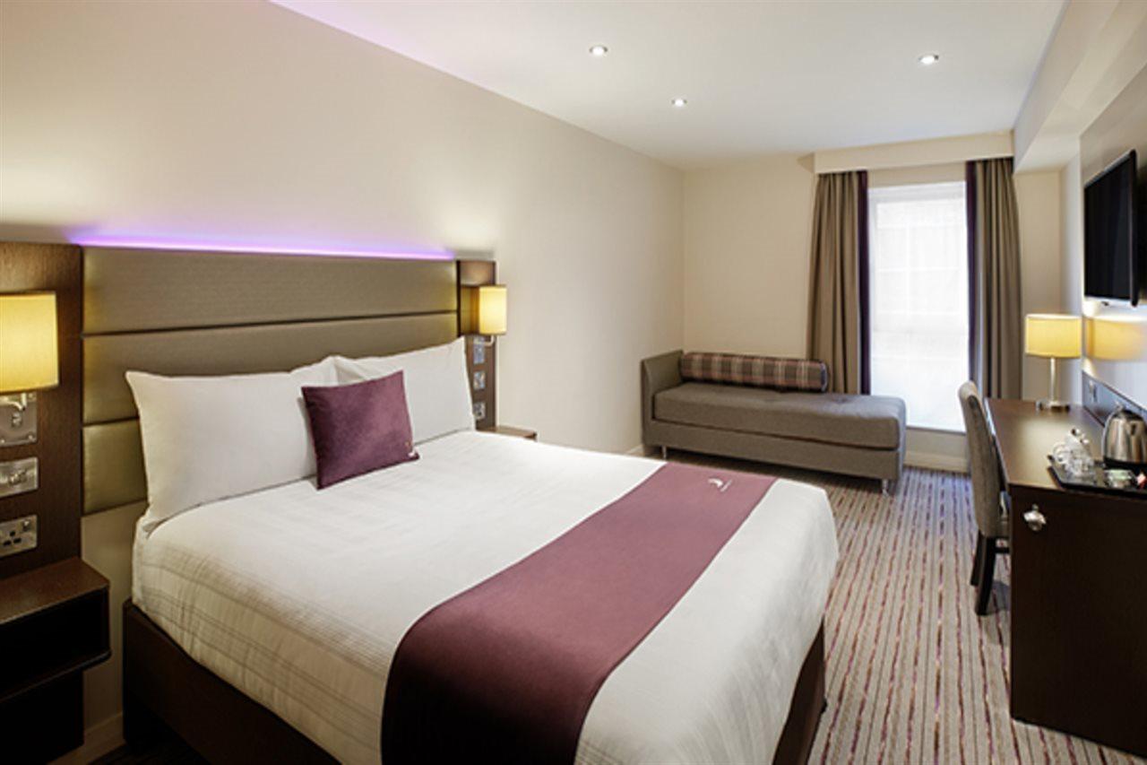 Premier Inn Premier Inn בגשוט מראה חיצוני תמונה