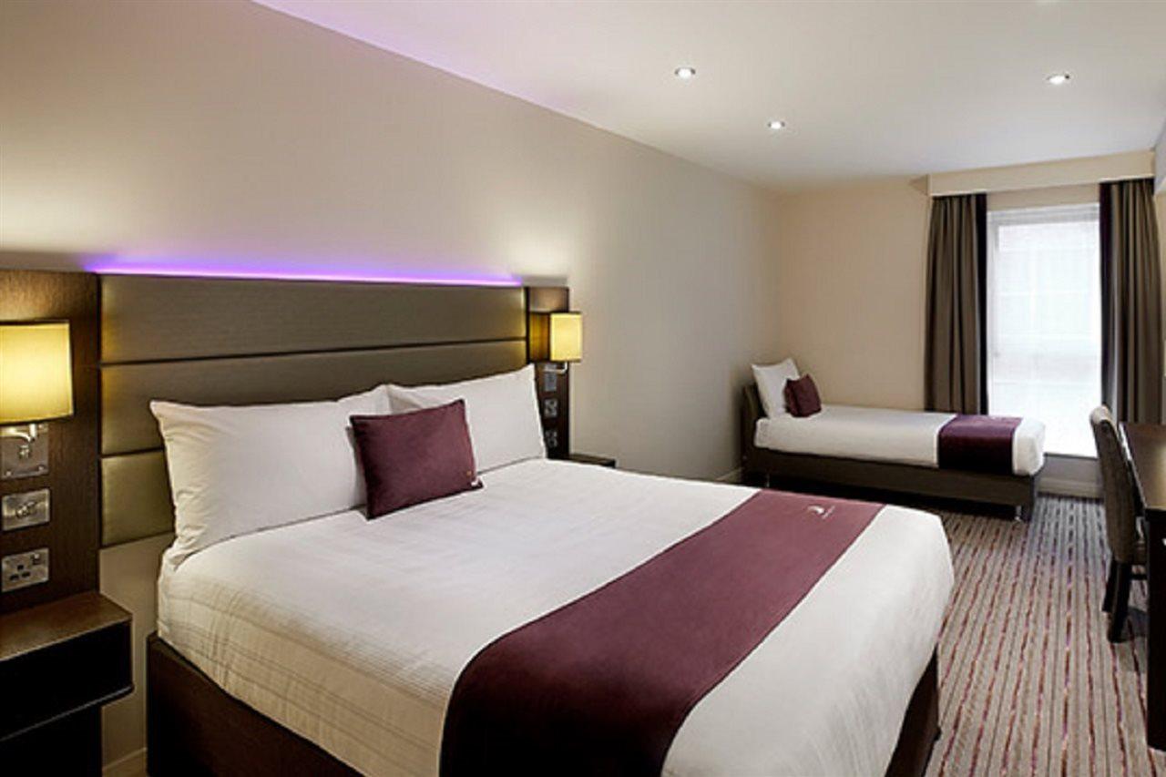 Premier Inn Premier Inn בגשוט מראה חיצוני תמונה