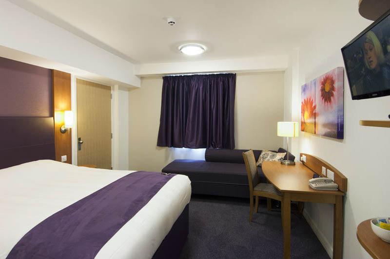Premier Inn Premier Inn בגשוט מראה חיצוני תמונה
